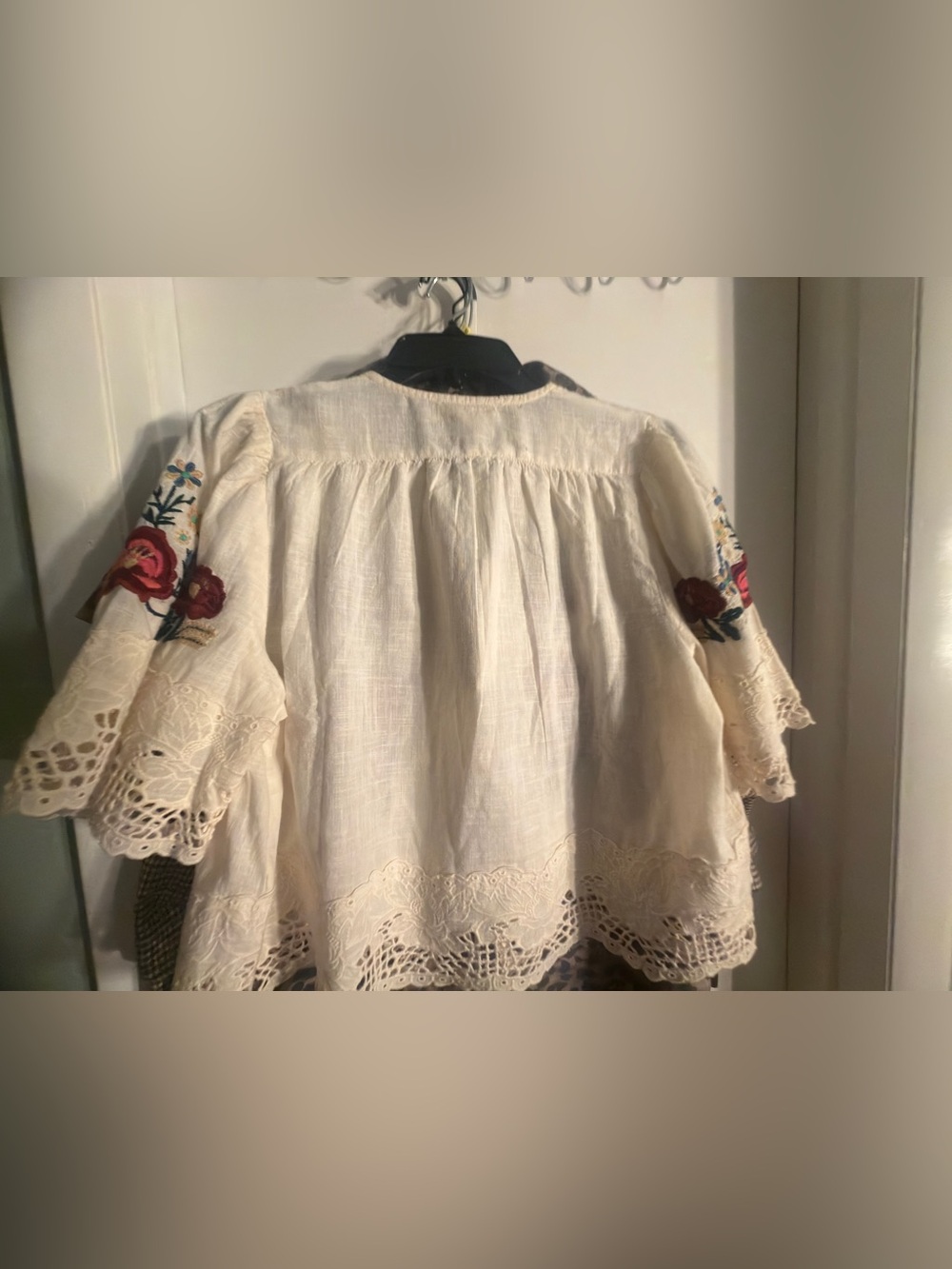 Embroidered Ivory Floral Tie-Front Top NWT - Picture 4 of 4